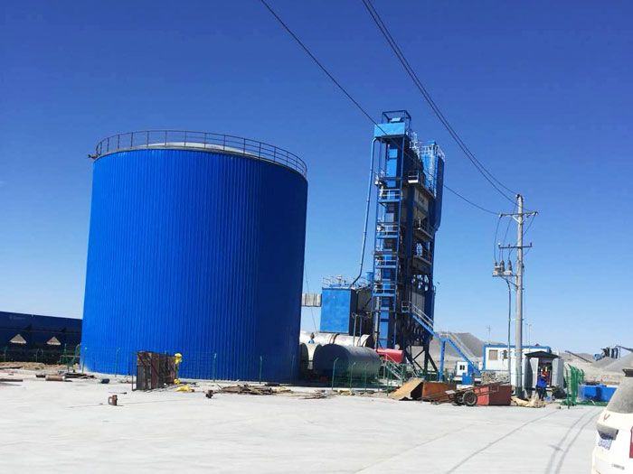 新疆216国道改造2000吨沥青罐